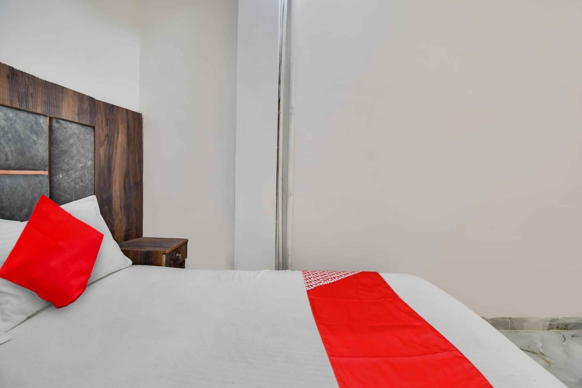 Hotel O Golden King Guest House New Delhi Luaran gambar