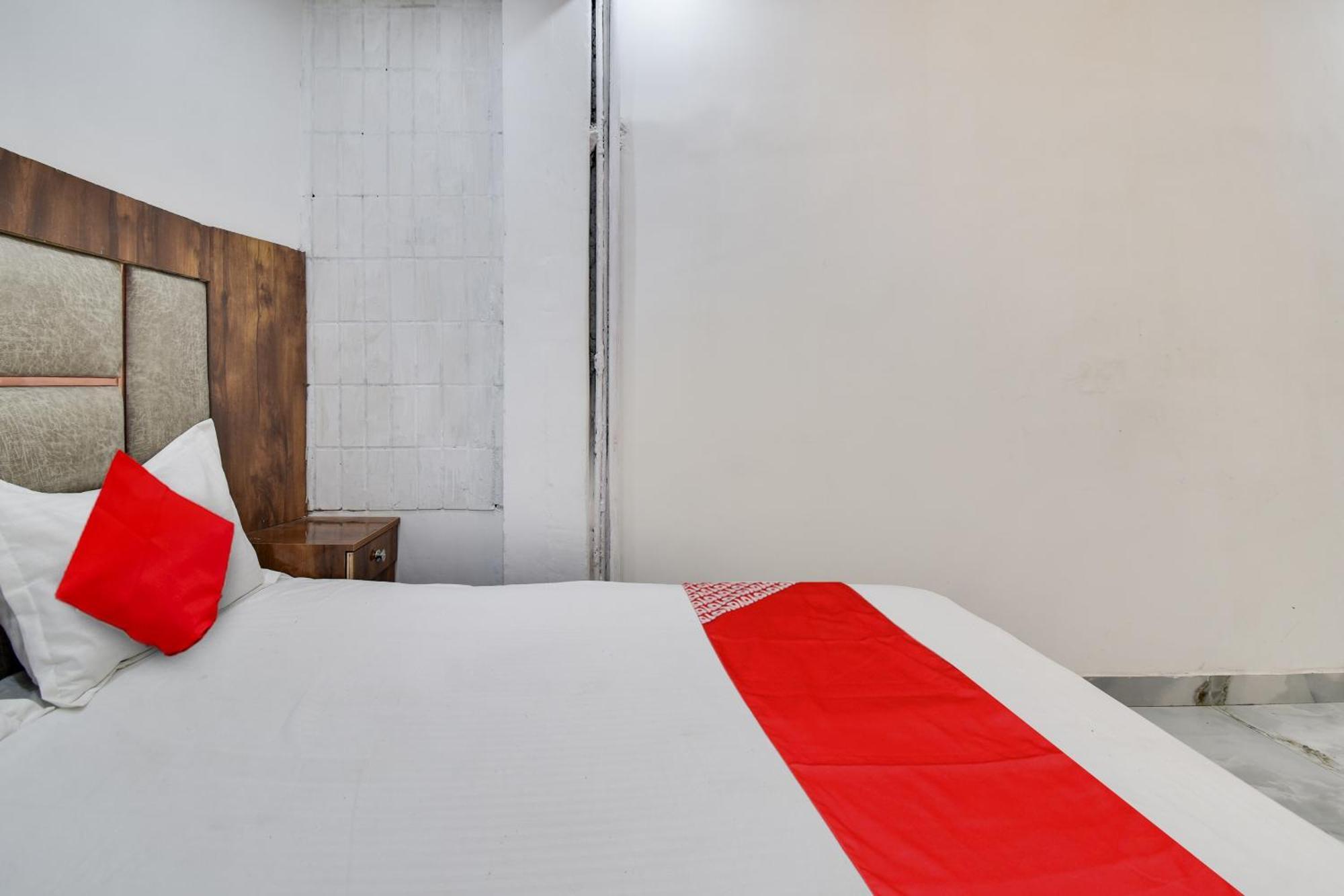 Hotel O Golden King Guest House New Delhi Luaran gambar